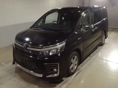 Toyota VOXY  с аукциона в Японии