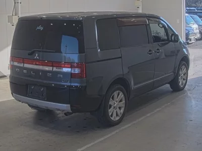 Mitsubishi DELICA D5