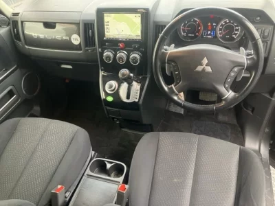 Mitsubishi DELICA D5