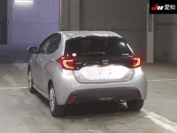 Toyota YARIS лот № 3046 оценка 4.5  с аукциона в Японии 1