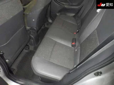 Toyota YARIS  с аукциона в Японии