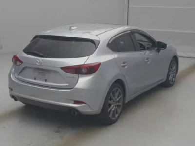 Mazda AXELA  с аукциона в Японии