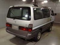 Toyota HIACE лот № 81 оценка 2  с аукциона в Японии 1
