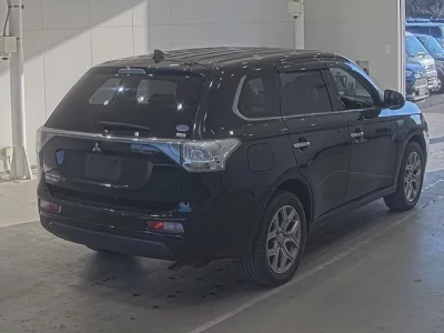 Mitsubishi OUTLANDER PHEV  с аукциона в Японии