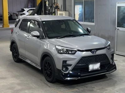 Toyota RAIZE  с аукциона в Японии