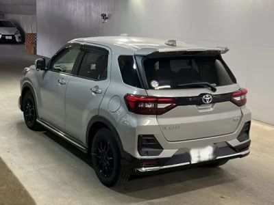 Toyota RAIZE  с аукциона в Японии