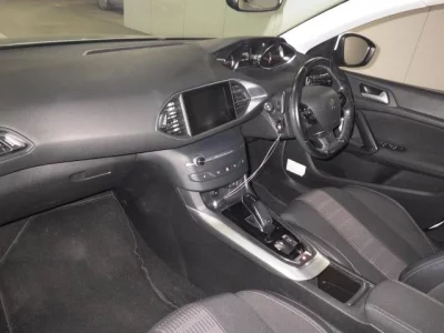 Peugeot 308  с аукциона в Японии