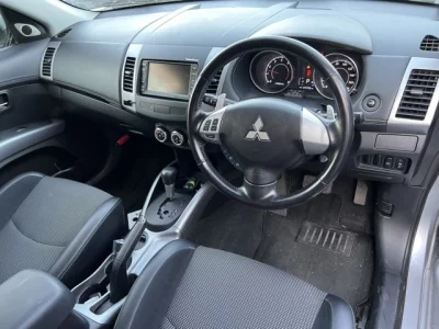 Mitsubishi OUTLANDER  с аукциона в Японии