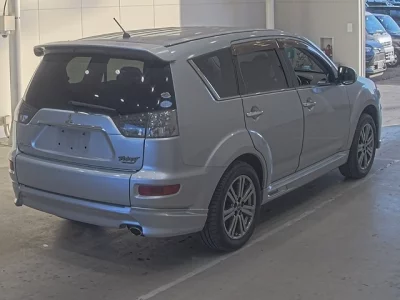 Mitsubishi OUTLANDER  с аукциона в Японии