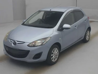 Mazda DEMIO  с аукциона в Японии