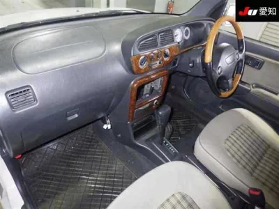 Daihatsu MIRA  с аукциона в Японии