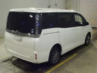 Toyota VOXY лот № 6097 оценка 3.5  с аукциона в Японии 1