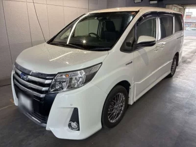 Toyota NOAH  с аукциона в Японии