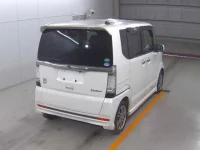 Honda N BOX лот № 3007 оценка 4  с аукциона в Японии 3