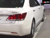 Toyota CROWN лот № 30098 оценка R  с аукциона в Японии 7