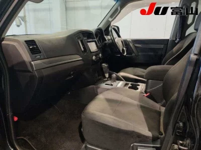 Mitsubishi PAJERO  с аукциона в Японии