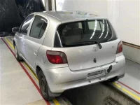 Toyota VITZ лот № 3046 оценка R  с аукциона в Японии 1