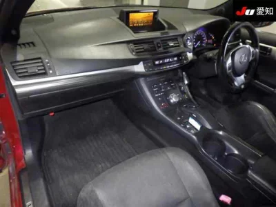 Lexus CT  с аукциона в Японии