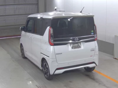 Nissan ROOX  с аукциона в Японии