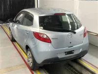 Mazda DEMIO лот № 3050 оценка 3  с аукциона в Японии 1