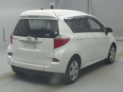 Toyota RACTIS  с аукциона в Японии