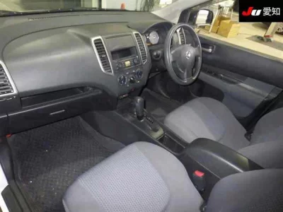 Nissan WINGROAD  с аукциона в Японии