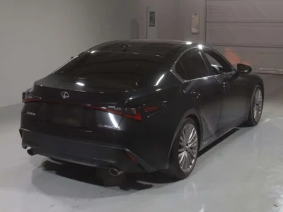 Lexus IS