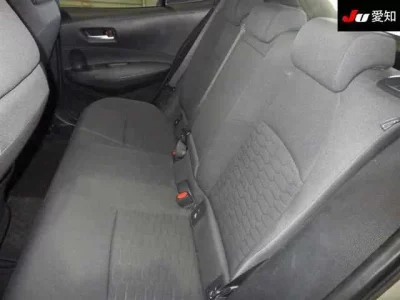 Toyota COROLLA SPORT  с аукциона в Японии