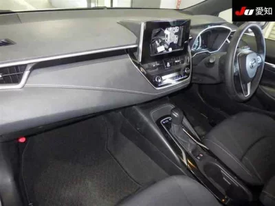 Toyota COROLLA SPORT  с аукциона в Японии