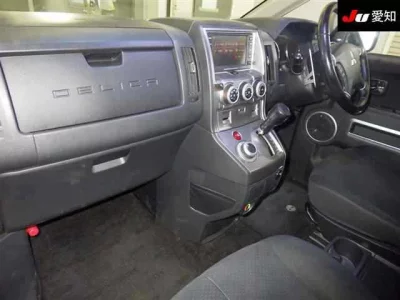 Mitsubishi DELICA D5
