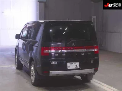 Mitsubishi DELICA D5