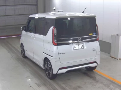 Nissan ROOX  с аукциона в Японии