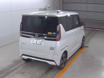 Nissan ROOX  с аукциона в Японии