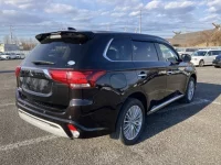 Mitsubishi OUTLANDER PHEV лот № 14013 оценка 4  с аукциона в Японии 1