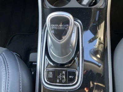 Mitsubishi OUTLANDER PHEV  с аукциона в Японии