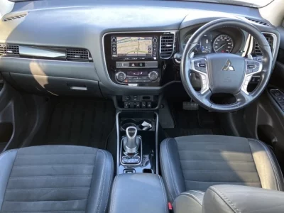 Mitsubishi OUTLANDER PHEV  с аукциона в Японии