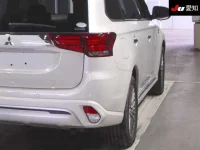 Mitsubishi OUTLANDER PHEV лот № 4022 оценка 4.5  с аукциона в Японии 7
