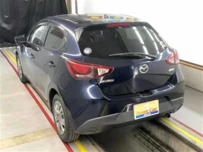 Mazda DEMIO  с аукциона в Японии