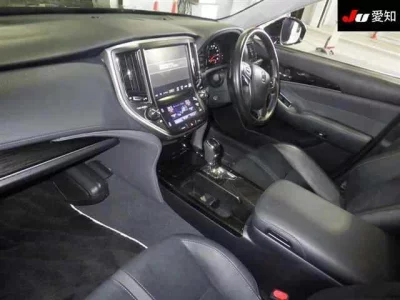 Toyota CROWN  с аукциона в Японии