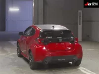 Toyota YARIS лот № 3105 оценка R  с аукциона в Японии 1