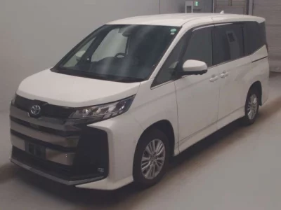 Toyota NOAH  с аукциона в Японии