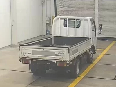 Isuzu ELF  с аукциона в Японии