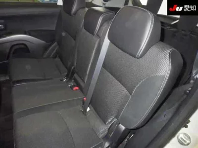 Mitsubishi OUTLANDER  с аукциона в Японии