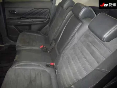 Mitsubishi OUTLANDER PHEV  с аукциона в Японии