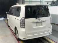 Toyota VOXY лот № 3085 оценка 3.5  с аукциона в Японии 1