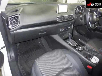 Mazda AXELA  с аукциона в Японии