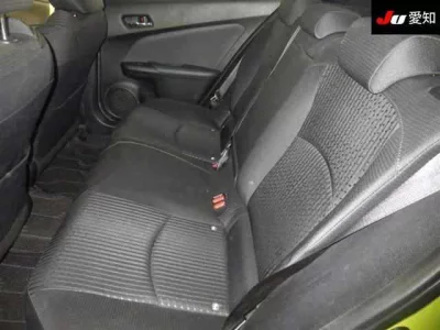 Toyota PRIUS  с аукциона в Японии