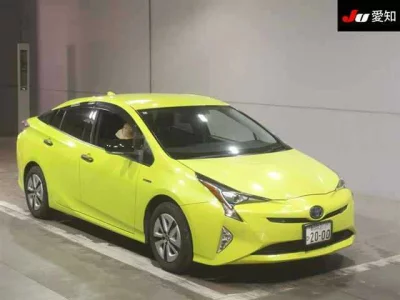 Toyota PRIUS  с аукциона в Японии