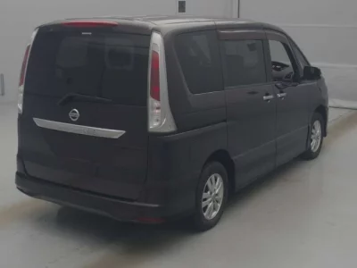 Nissan SERENA  с аукциона в Японии