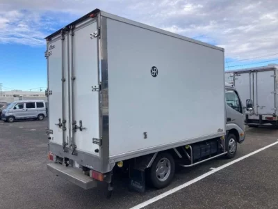 Hino DUTRO  с аукциона в Японии